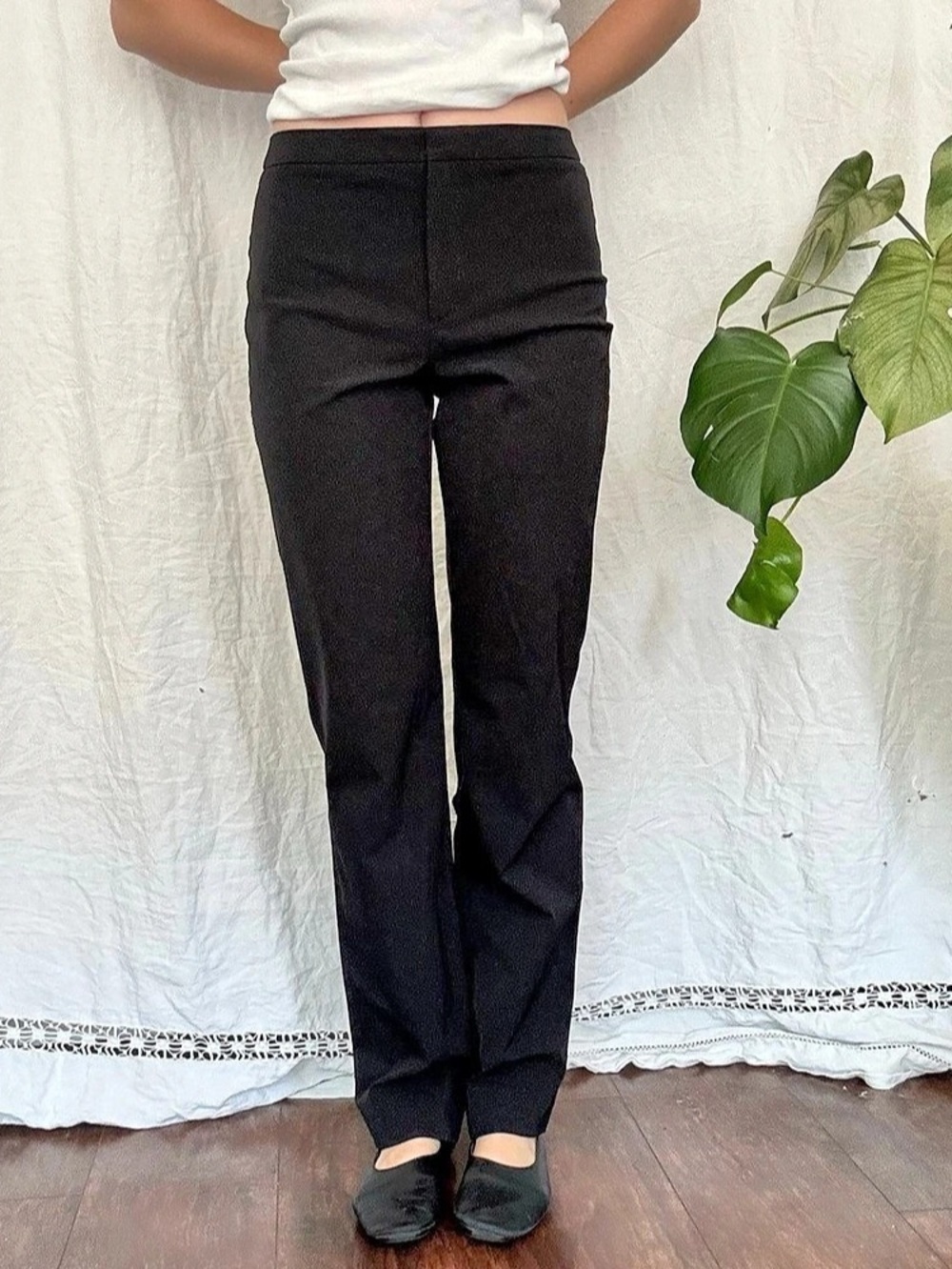 GUESS Black Straight-Leg Pants Waist 36 Like New